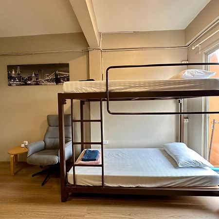 Films House Hostel Bangsaen Eksteriør bilde