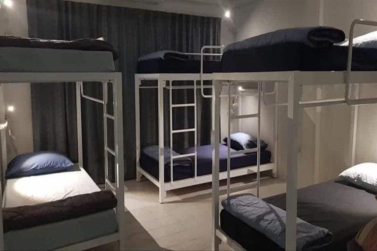 Films House Hostel Bangsaen Eksteriør bilde