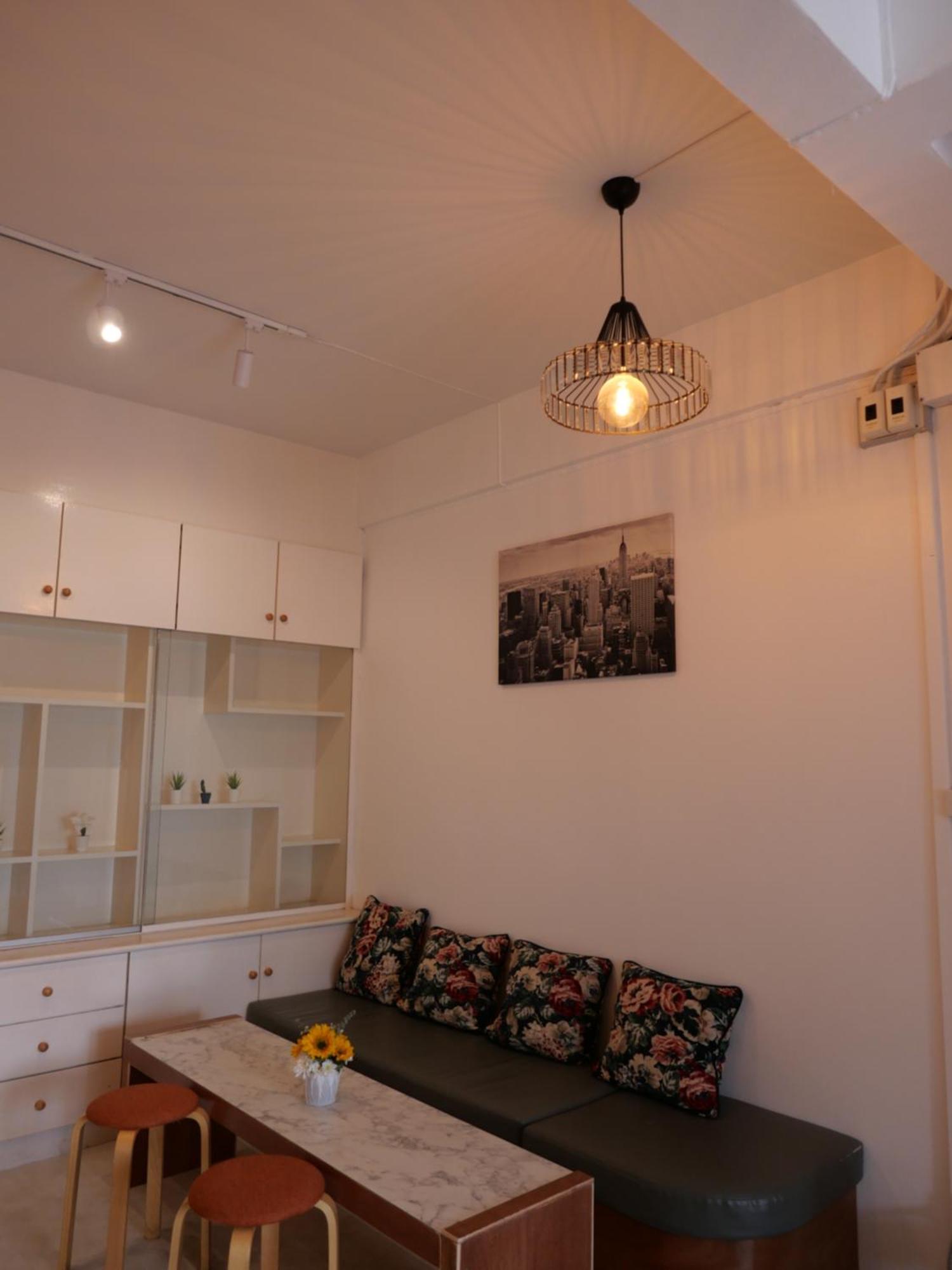 Films House Hostel Bangsaen Eksteriør bilde